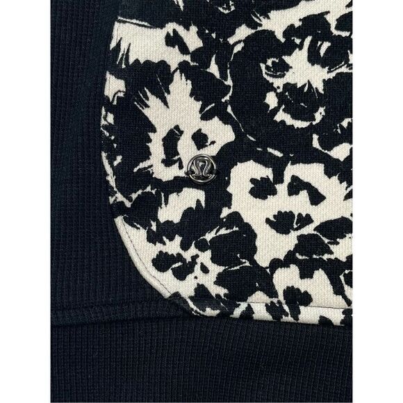 Lululemon Cozy Cuddle Up Jacket Fleur Sombre White Black Style W4IDCS Size 6 - Picture 10 of 14